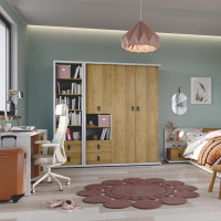 Chambre complète de la collection MASSI avec bureau, lit, table de chevet et armoire 3 portes.