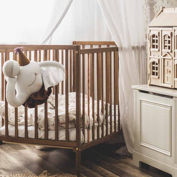 Lit bébé 60x120 pin massif noyer clair avec barreau cuivre - Stardust