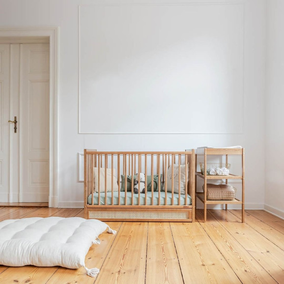 Lit bébé BOHO noyer clair 120x60 avec tiroir inclus et matelas en option