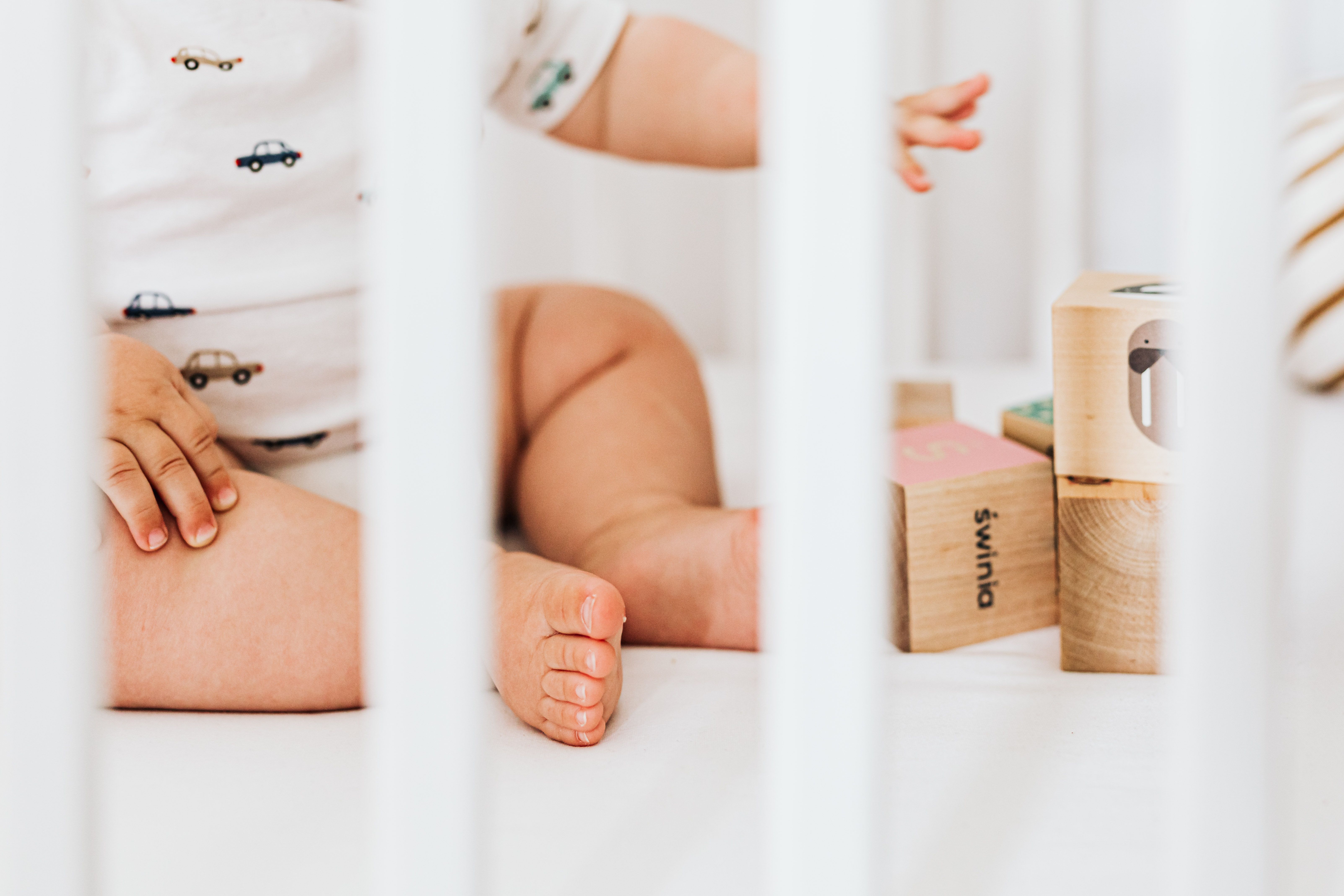 Normes de sécurité lit bébé : ce que vous devez vérifier