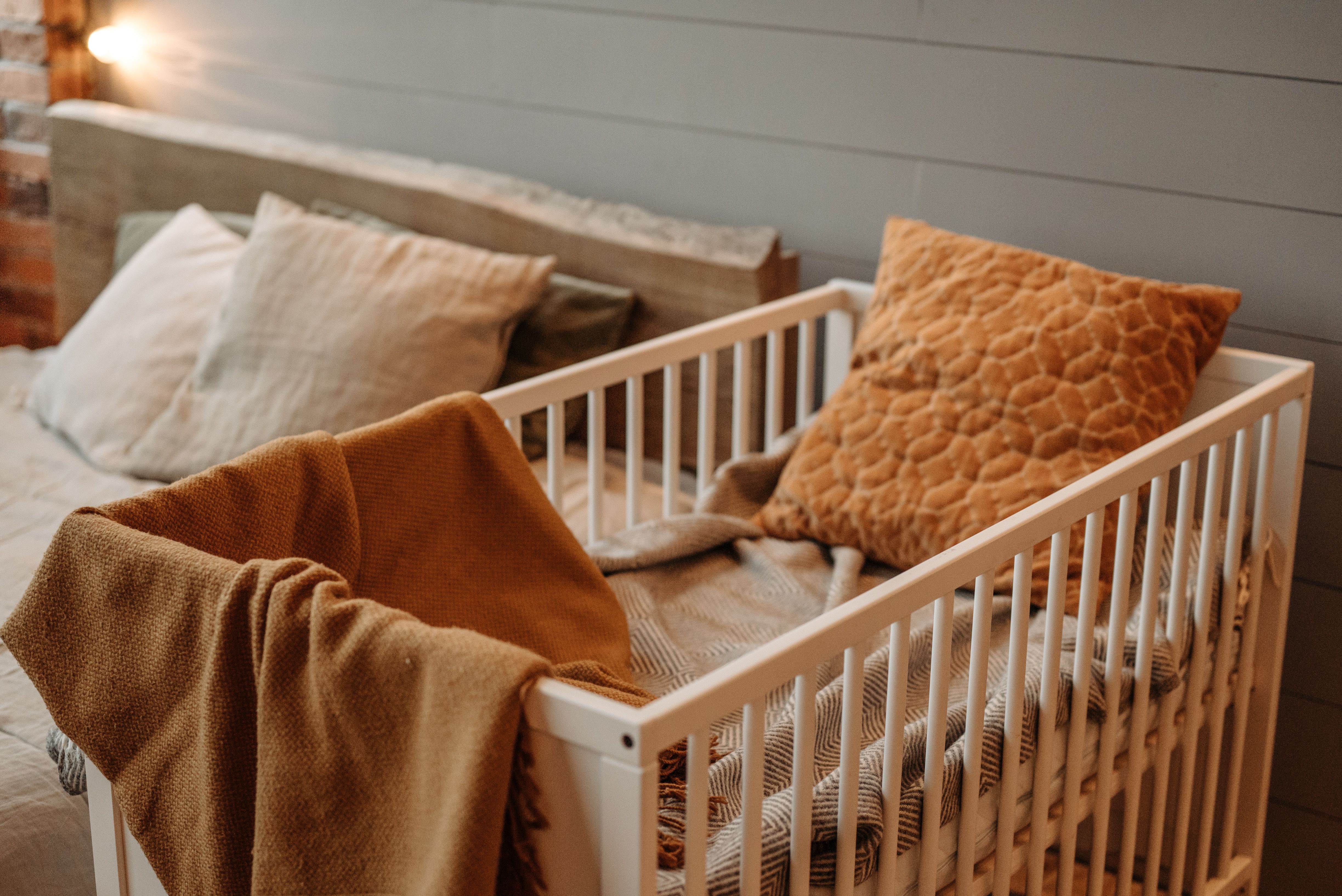 Comment monter un lit bébé : guide étape par étape